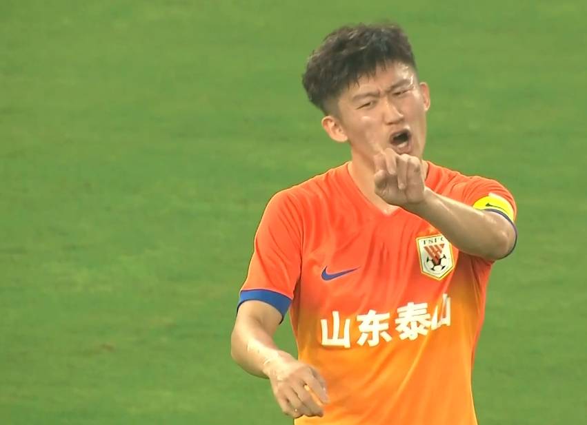 1-0！中超再爆大冷，倒数第2客胜泰山，中超外星人遭黄健翔吐槽