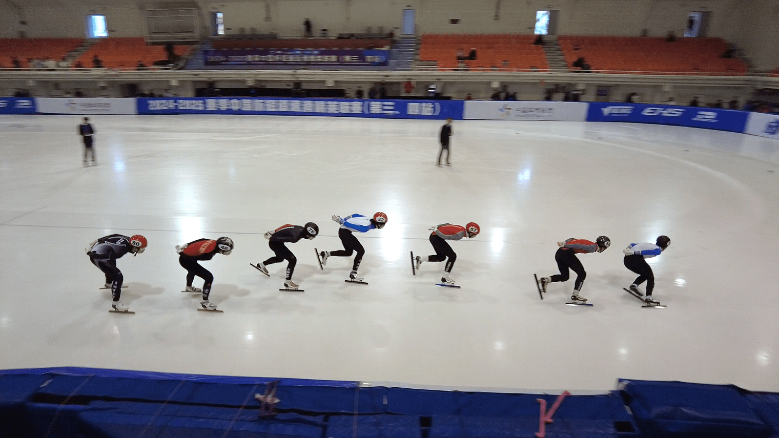 全国170名短道速滑精英在长春冰上竞速