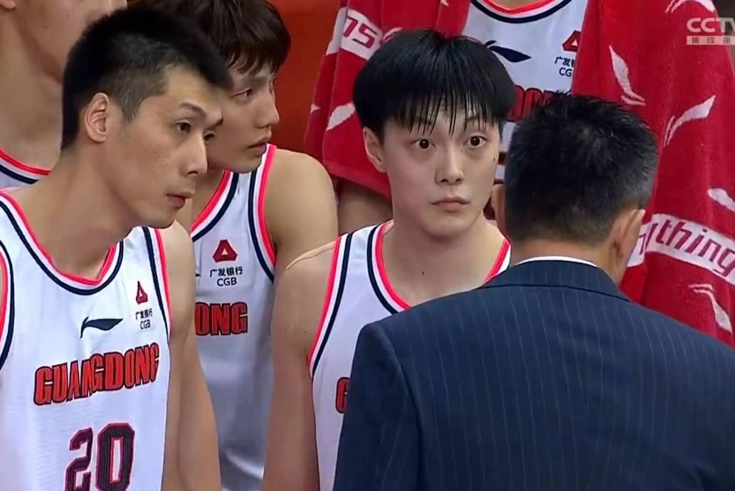 曝广东男篮报价前NBA状元，富尔茨有望加盟，NBA场均11+3+5！
