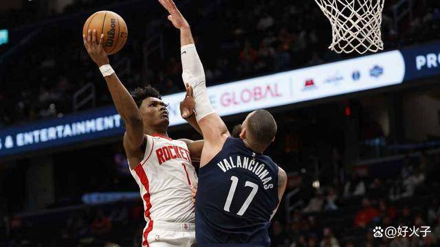 势不可当，火箭队阿门·汤普森在对阵奇才队的比赛中创造了NBA历史